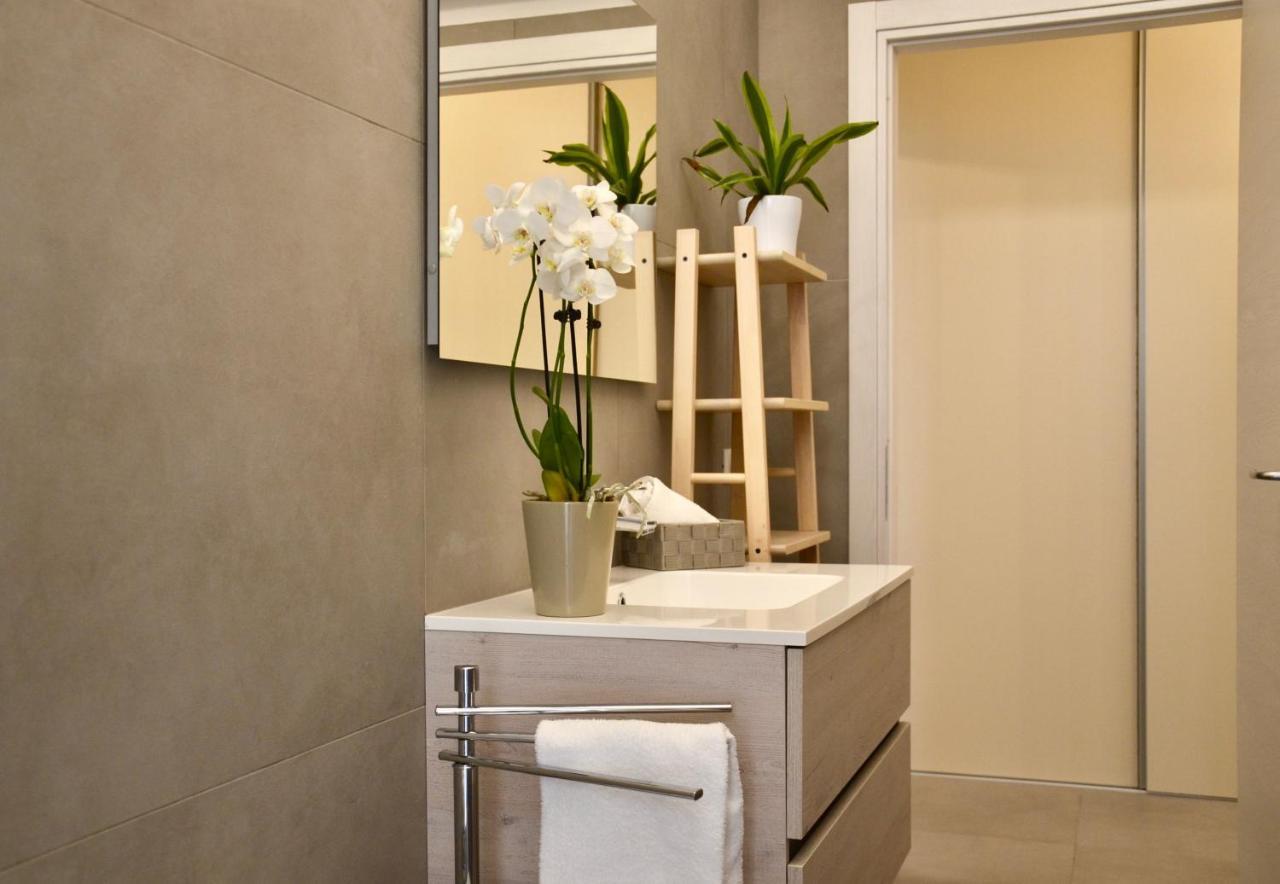 Flats4Rent Nikos Apartment เวโรนา ภายนอก รูปภาพ